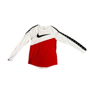 Nike Long Sleeve size small men’s half red half white Nike labels 🏷️